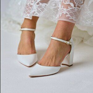 Perfect Bridal Freya Ivory Suede Two Part Block Heel NIB Size 8 (EU 39)